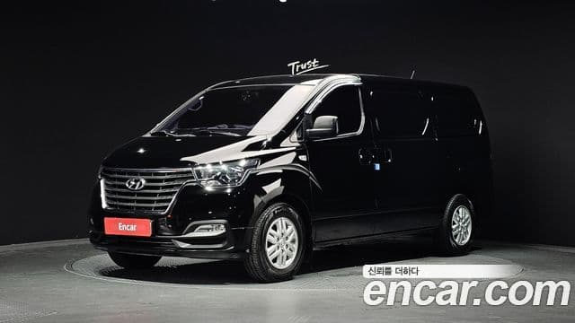 Grand Starex Van 3 locuri