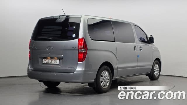 Grand Starex Van 3 locuri