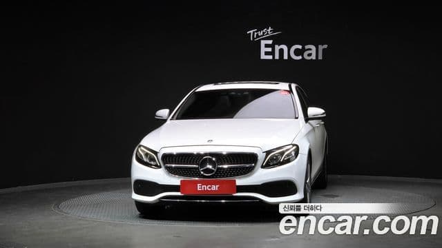 Clasa E E300 4MATIC Avantgarde