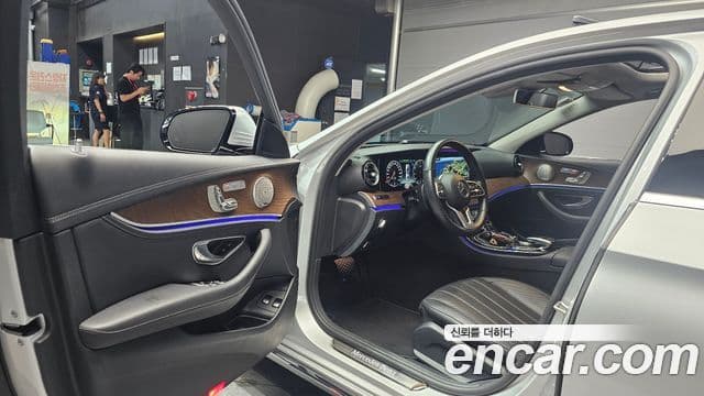 Clasa E E300e Exclusive