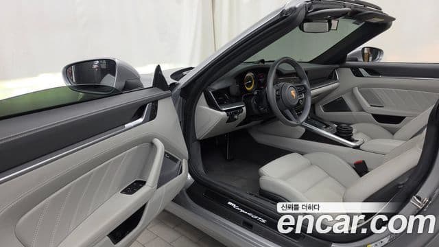 911 (992) 4 GTS