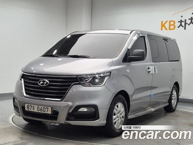 Grand Starex Van 5 locuri