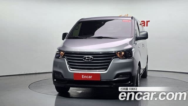 Grand Starex Van 3 locuri