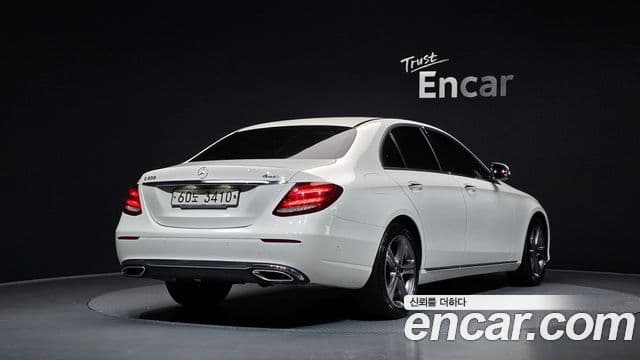 Clasa E E300 4MATIC Avantgarde