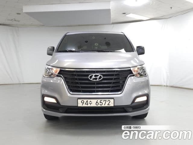 Grand Starex Van 3 locuri