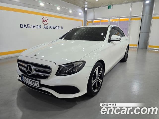 Clasa E E300 4MATIC Avantgarde