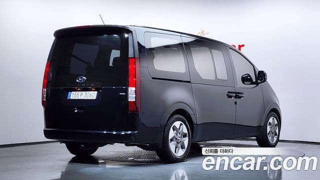 Staria 4WD Tourer 9 locuri