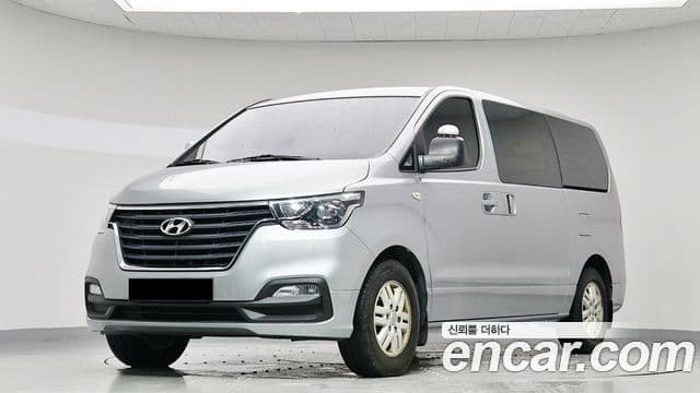 Grand Starex Van 3 locuri