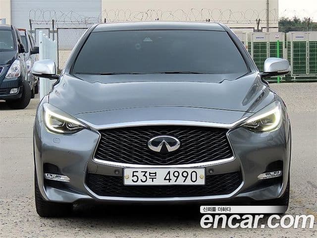 Q30 2.0 Premium Black