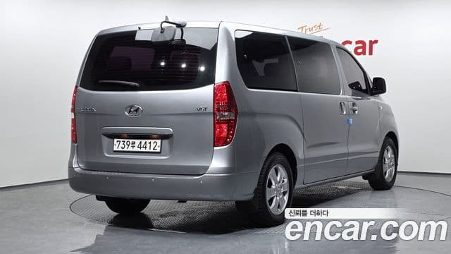 Grand Starex Wagon 11 locuri