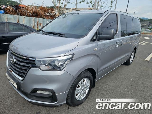 Grand Starex Van 5 locuri