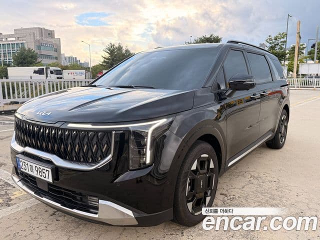 Carnival HEV 9 locuri Signature