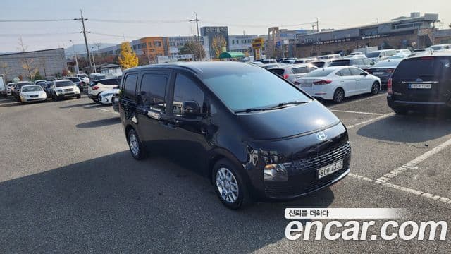 Staria Cargo 3 locuri