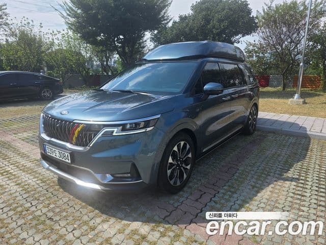 Carnival Motorină 7 locuri Hi-Limousine
