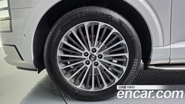 (LX3) Benzină 2.5T 2WD 7 locuri