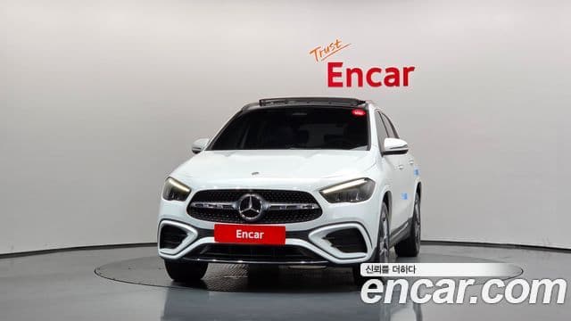 GLA- GLA250 4MATIC