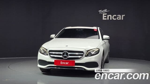 Clasa E E300 4MATIC Avantgarde