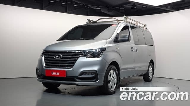 Grand Starex 4WD Wagon 12 locuri