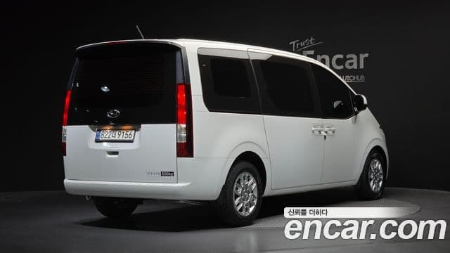 Staria L3.5 Cargo 5 locuri