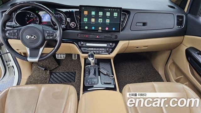 Carnival 7 locuri Limousine