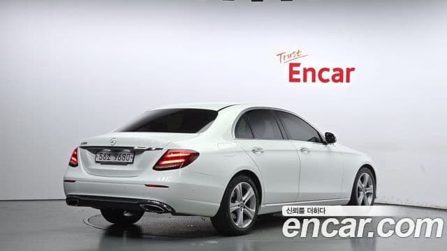 Clasa E E200 Avantgarde