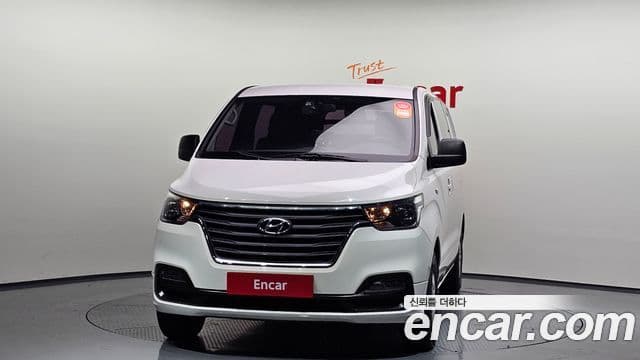 Grand Starex Van 5 locuri