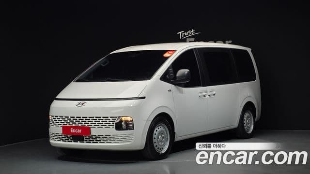 Staria 4WD Tourer 11 locuri