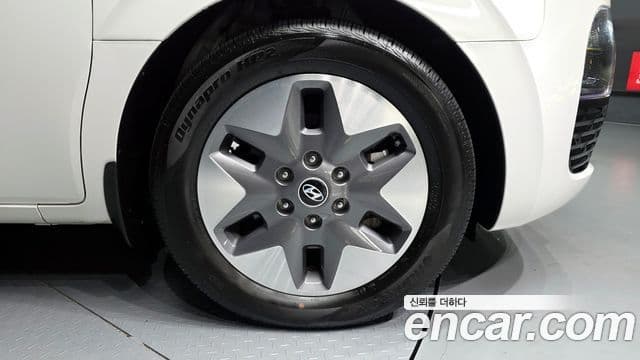 Staria 4WD Tourer 11 locuri