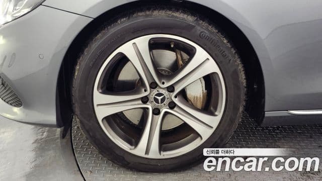 Clasa E E300 Avantgarde