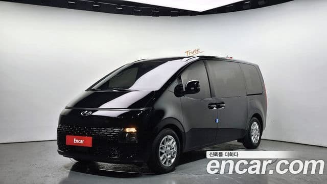 Staria Tourer 9 locuri