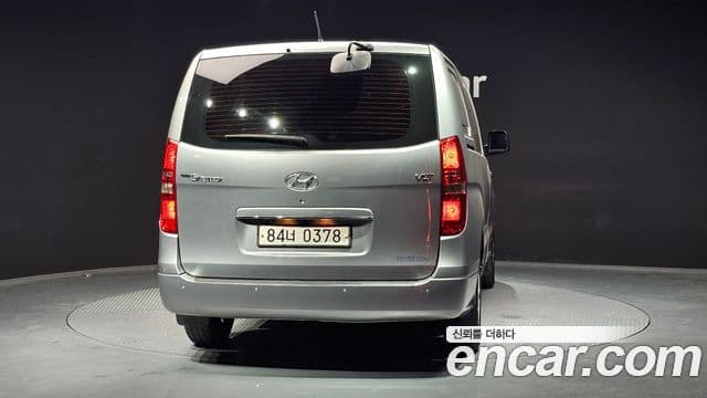 Grand Starex Van 5 locuri