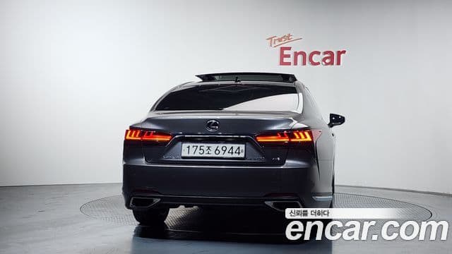 LS500 5 3.5 Luxury AWD