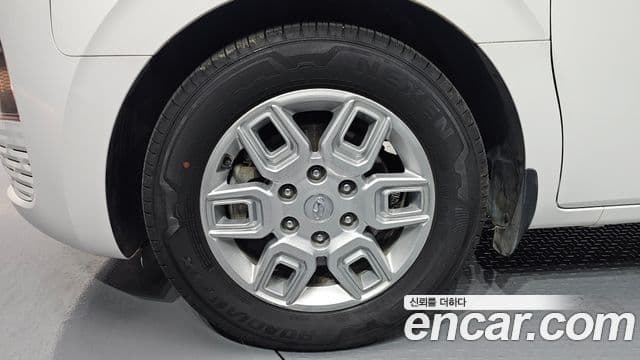 Staria Cargo 5 locuri
