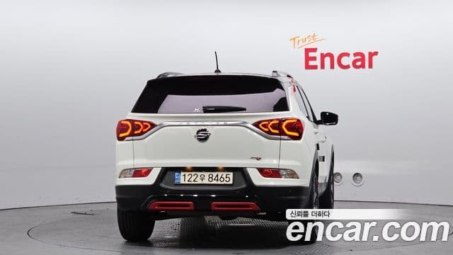 Beautiful Korando Benzină 1.5 2WD R-