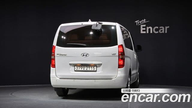 Grand Starex Urban 9 locuri