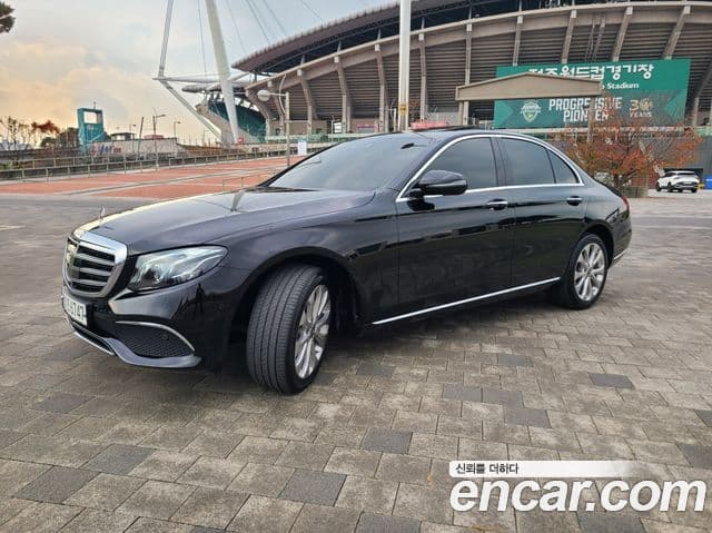 Clasa E E300 4MATIC Exclusive