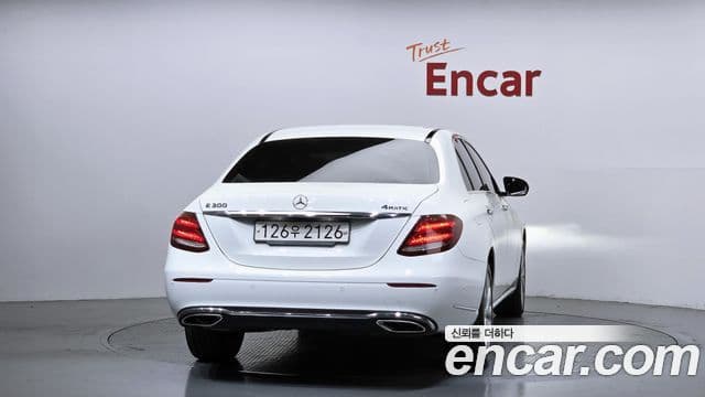Clasa E E300 4MATIC Exclusive