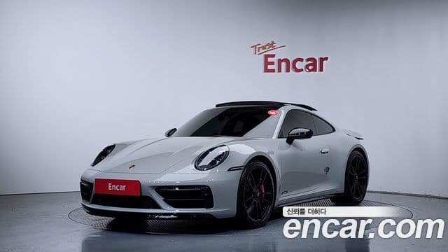 911 (992) Carrera 4 GTS