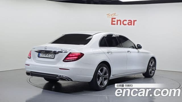 Clasa E E300 4MATIC Avantgarde