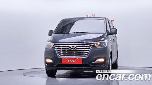 Grand Starex Van 5 locuri