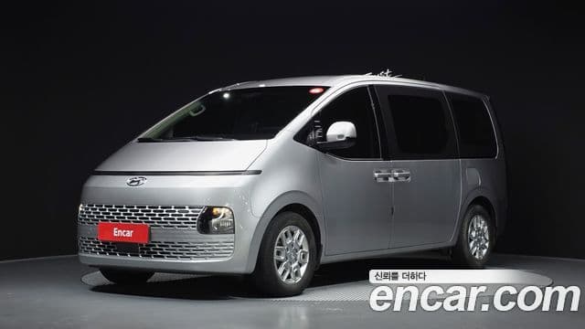 Staria 4WD Tourer 9 locuri