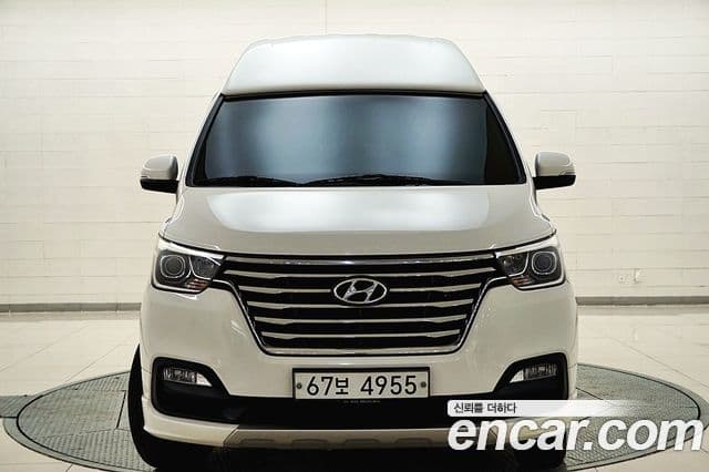 Grand Starex 4WD Limousine