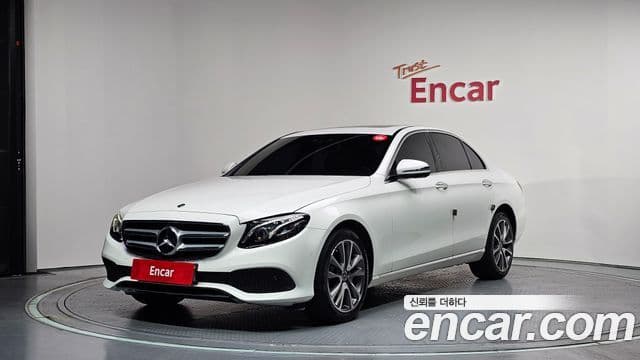 Clasa E E300 4MATIC Avantgarde