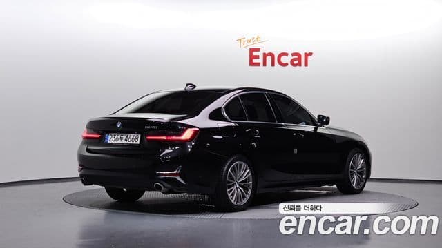 Seria 3 320i Luxury