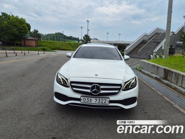 Clasa E E300 4MATIC Avantgarde