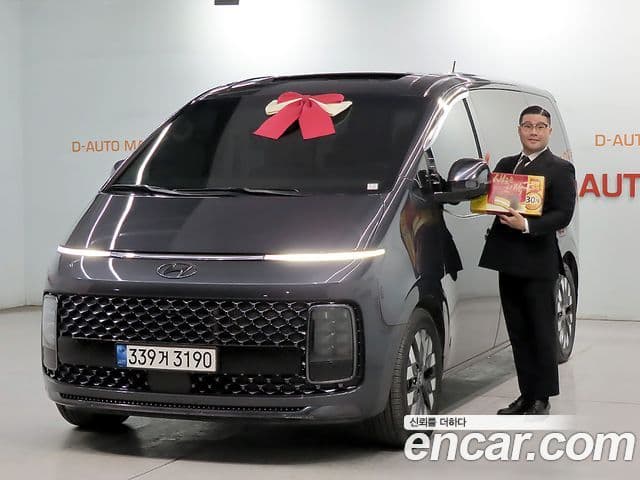 Staria 4WD Lounge 7 locuri