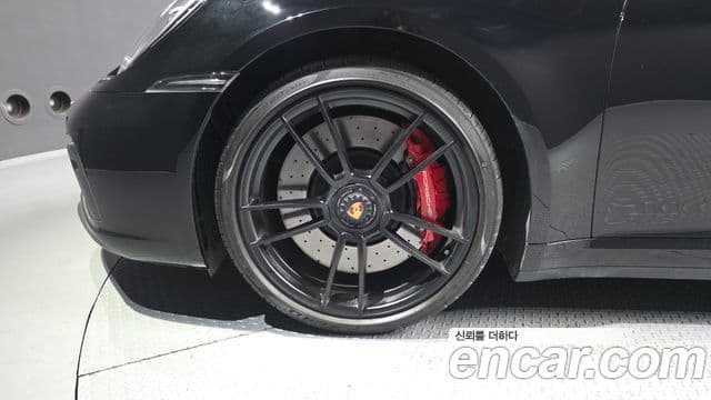 911 (992) Carrera 4 GTS