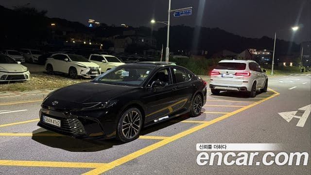 2.5 XLE Premium Hybrid