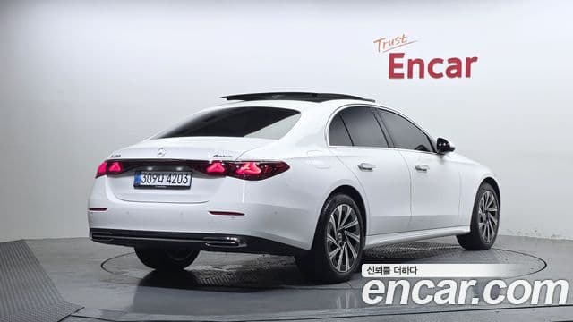 Clasa E E300 4MATIC Exclusive