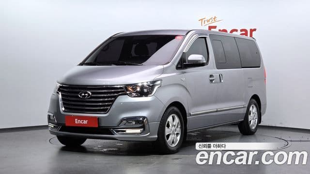 Grand Starex Wagon 12 locuri
